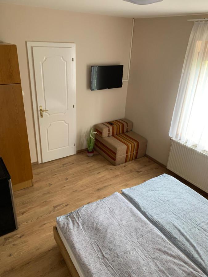 Zsuzsa Apartman Hajdúszoboszló Extérieur photo