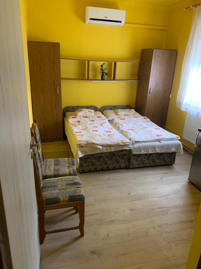 Zsuzsa Apartman Hajdúszoboszló Extérieur photo