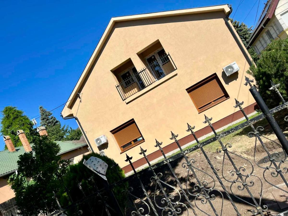Zsuzsa Apartman Hajdúszoboszló Extérieur photo